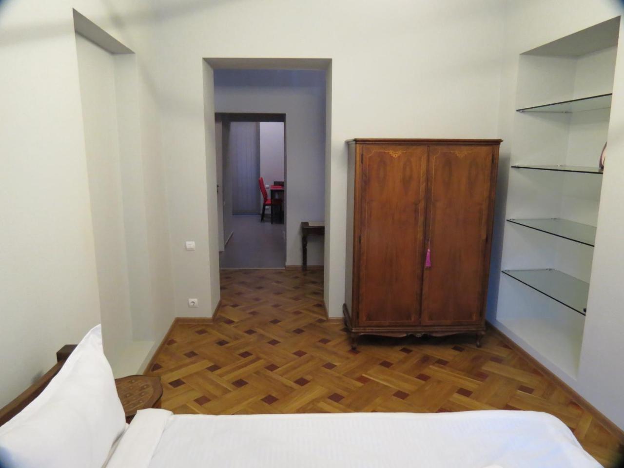 Three Rooms Apartment Tbilisi Bagian luar foto