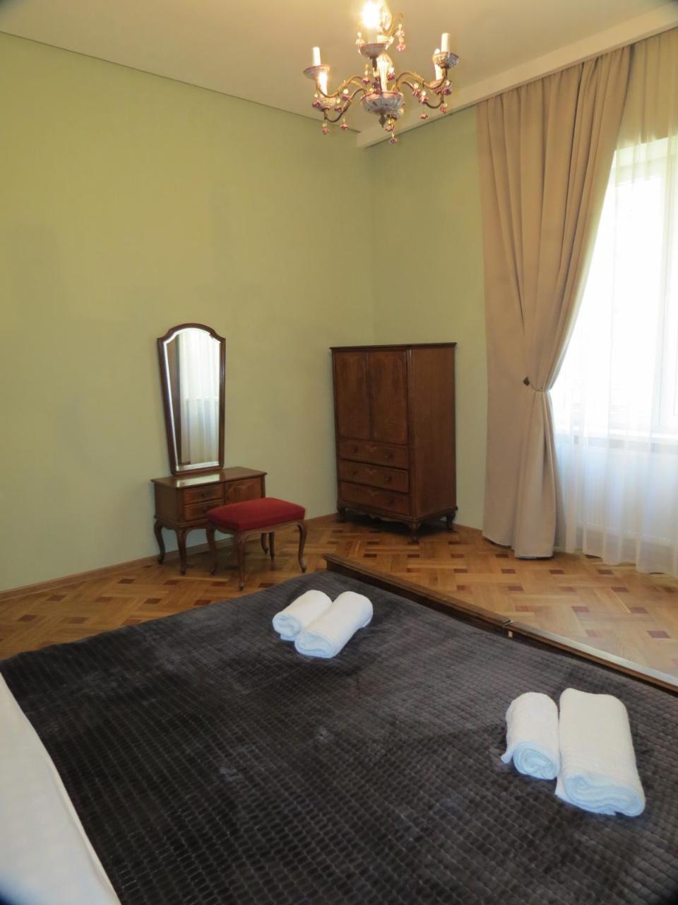 Three Rooms Apartment Tbilisi Bagian luar foto
