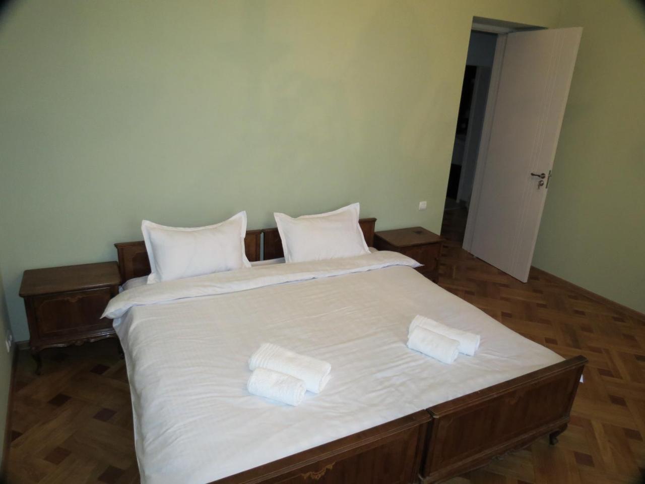 Three Rooms Apartment Tbilisi Bagian luar foto