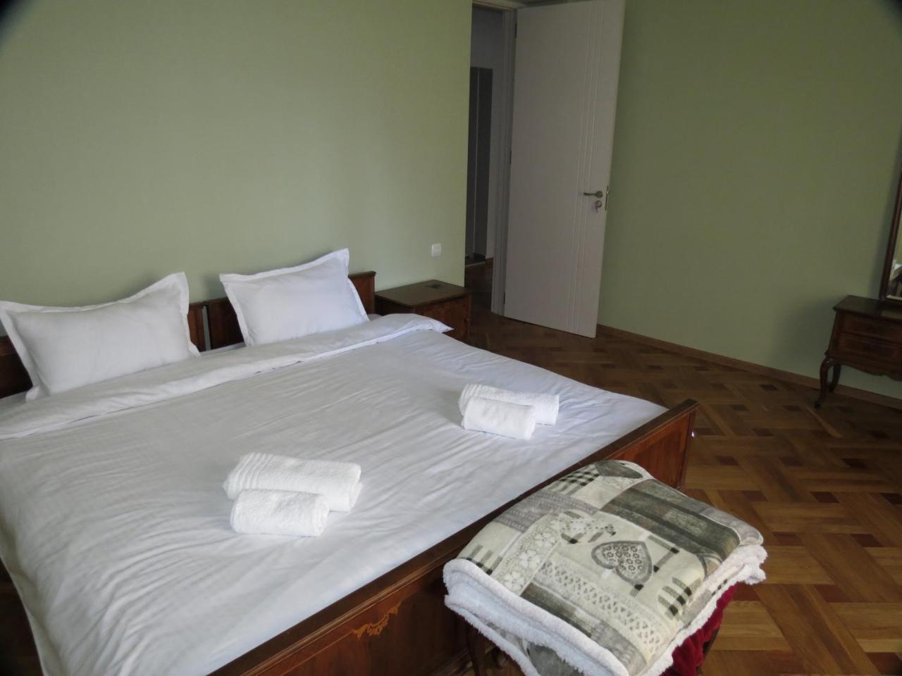 Three Rooms Apartment Tbilisi Bagian luar foto
