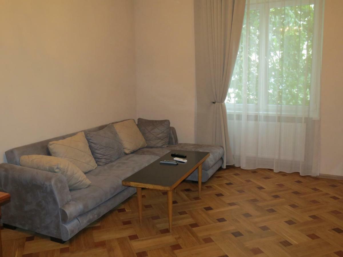 Three Rooms Apartment Tbilisi Bagian luar foto